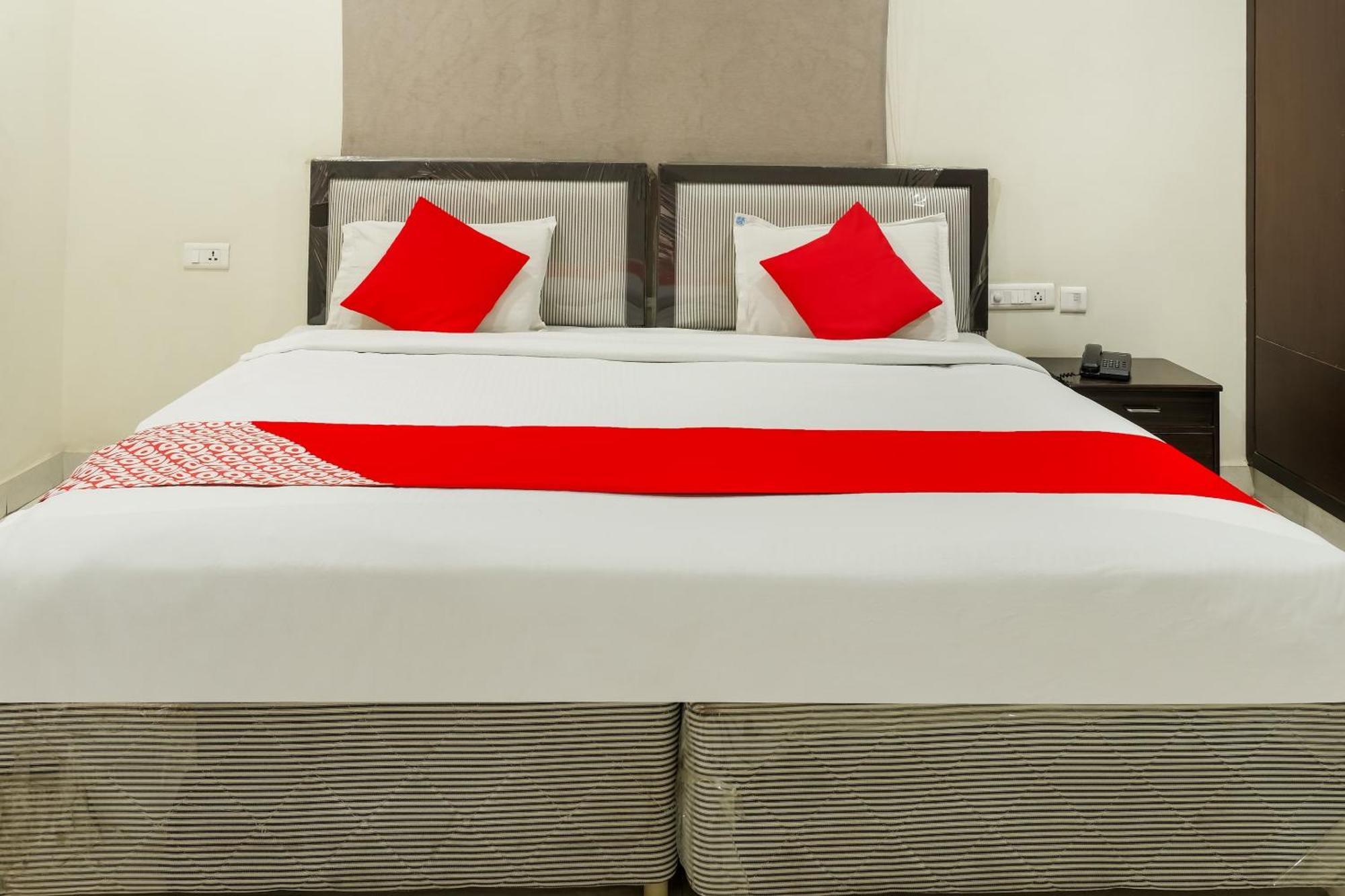 Hotel O Karthikeya Pride Vijayawāda Exteriör bild