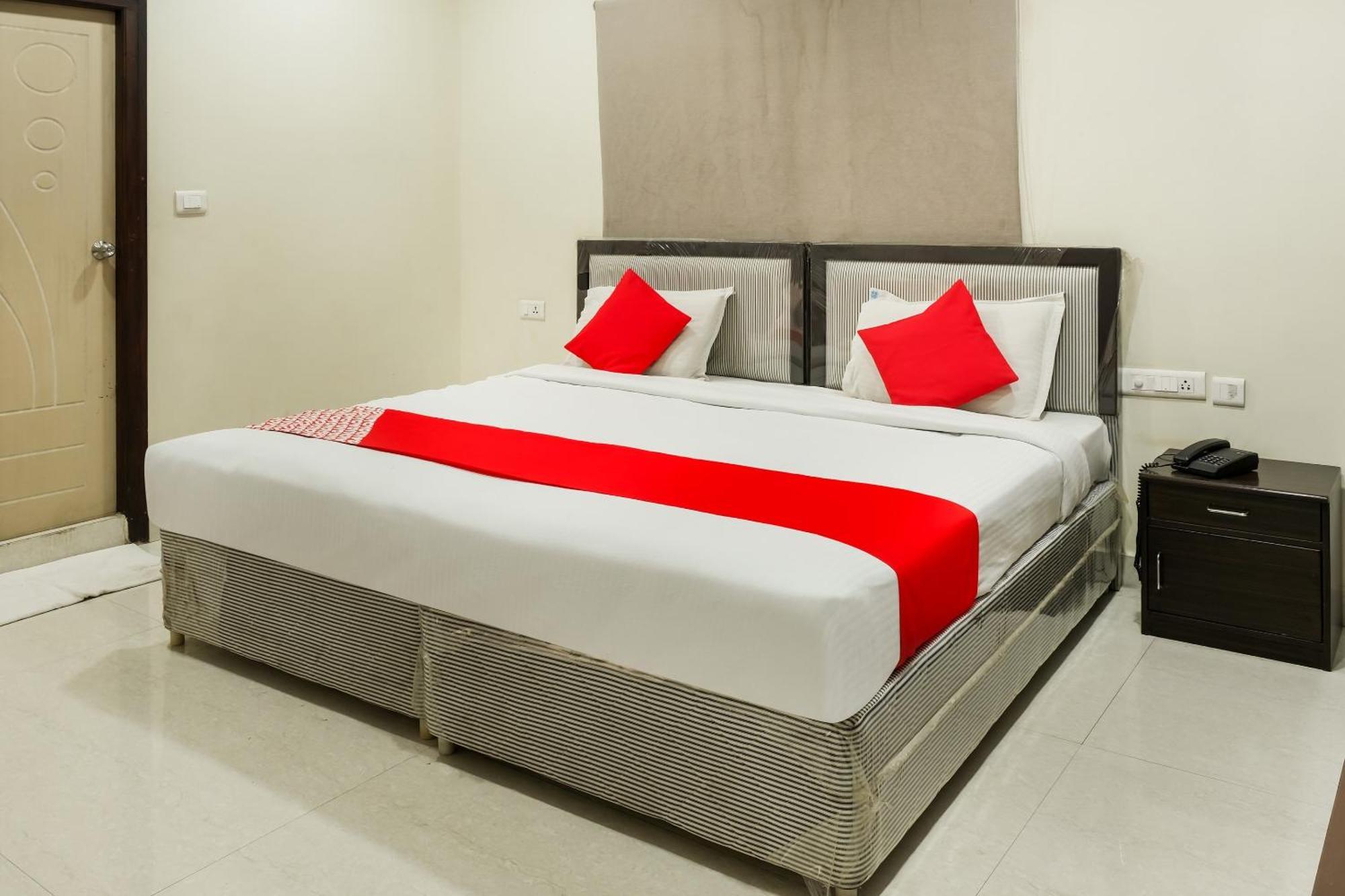 Hotel O Karthikeya Pride Vijayawāda Exteriör bild